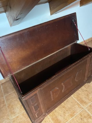 Baúl de madera antiguo