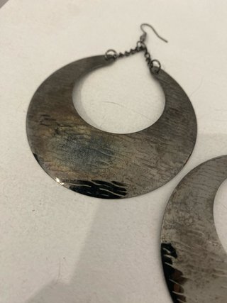 Pendientes plateados grandes