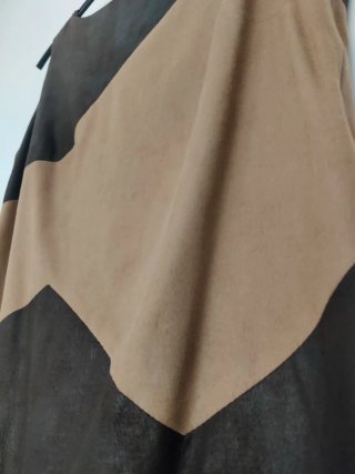 Vestido sin mangas marrón y beige