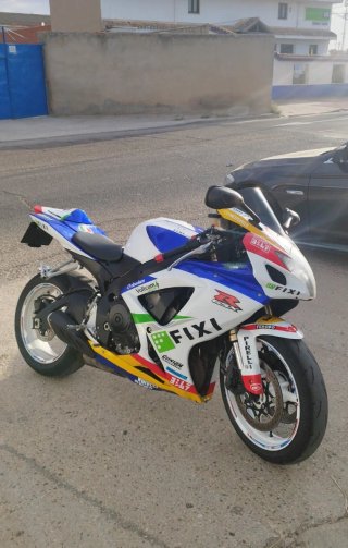 Suzuki GSXR600 K7