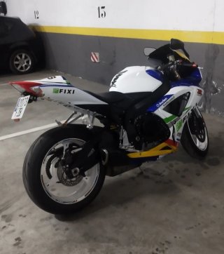 Suzuki GSXR600 K7