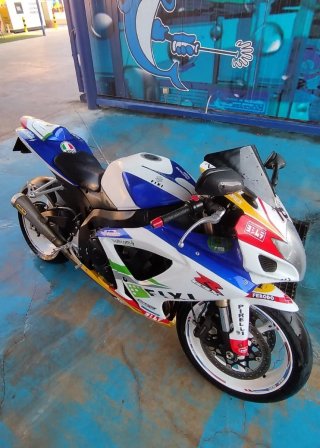 Suzuki GSXR600 K7