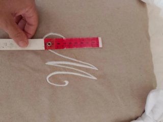 Cuscino decorativo con iniziale M