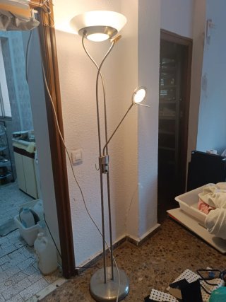 Lámpara de pie moderna