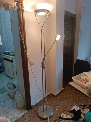 Lámpara de pie moderna