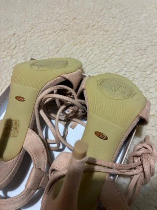 Sandali Vices con lacci e frange
