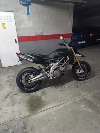 Aprilia SMV 750 Dorsoduro Supermotard