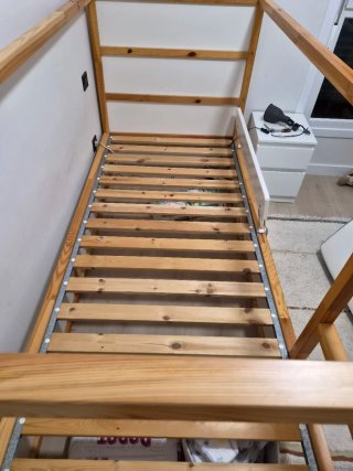 Cama infantil de madera ikea