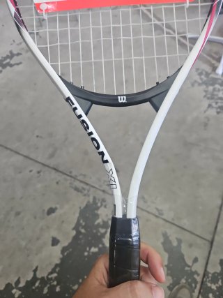 Raqueta Wilson Fusion XL Tenis doblada golpeada