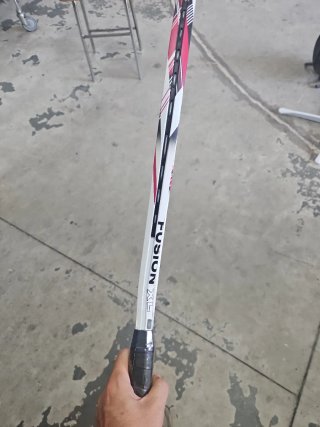 Raqueta Wilson Fusion XL Tenis doblada golpeada