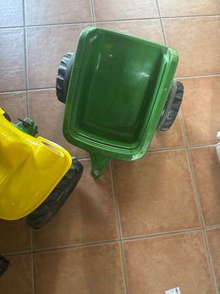 Tractor John Deere pedales con pala y remolque