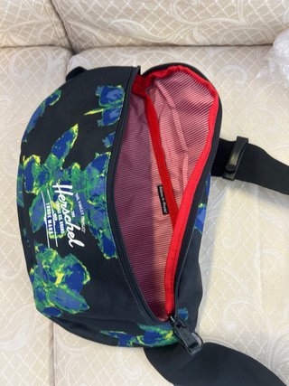Marsupio Herschel floreale nero blu