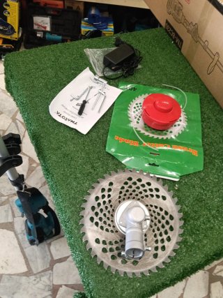 Tagliasiepi/decespugliatore a batteria 88V