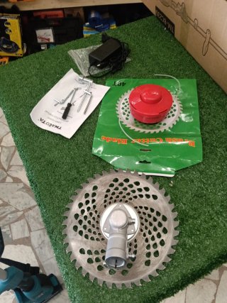 Tagliasiepi/decespugliatore a batteria 88V