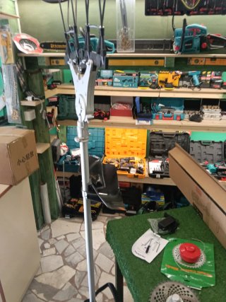 Tagliasiepi/decespugliatore a batteria 88V