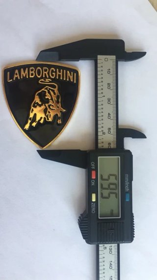 EMBLEMA LOGO LAMBORGHINI DORADO FONDO NEGRO
