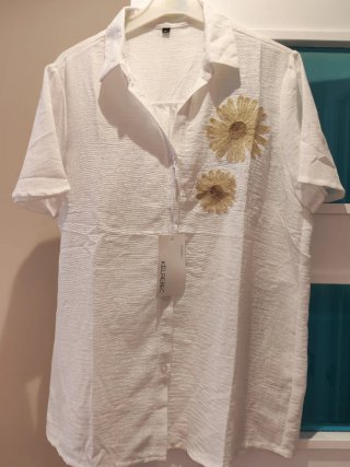 Camisa blanca KELREBEC bordada flores talla L