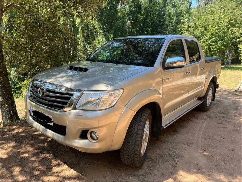 Toyota Hilux 2015 - foto 1