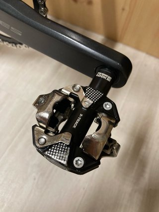 Bicicleta uso Gravel full Carbono ligera.