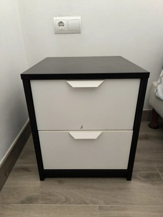 Set Dormitorio:Cama, cabecero, mesitas