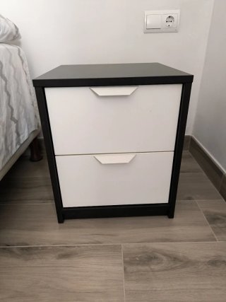 Set Dormitorio:Cama, cabecero, mesitas