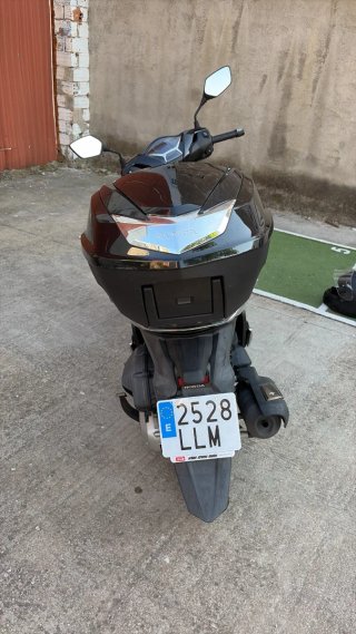 Honda SH 125i Scooter Negra