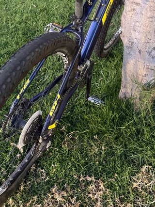Bicicleta de Montaña BH Azul y Amarilla