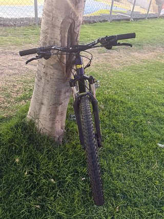 Bicicleta de Montaña BH Azul y Amarilla