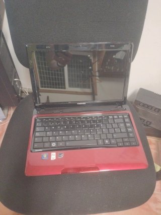 Portátil Toshiba Satellite L735-13G Rojo