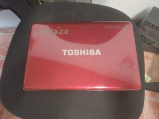 Portátil Toshiba Satellite L735-13G Rojo