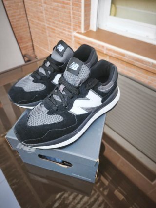 Zapatillas New Balance Negras/Grises nuevas