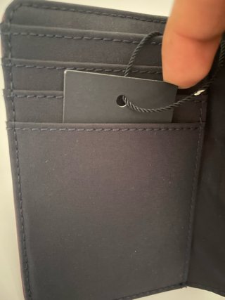 Monedero billetera burdeos con detalle dorado