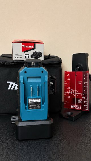 Nivel Láser Makita SK700D + Batería