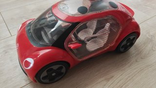 CON CAJA Coche VW e-Beetle y Muñeca Ladybug articu