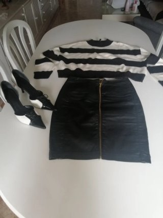 Conjunto Falda, Jersey y Zapatos Tacón
