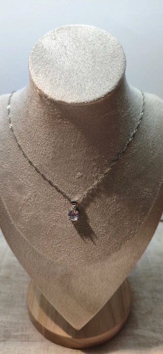 Conjunto collar y pendientes con piedra