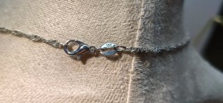 Conjunto collar y pendientes con piedra