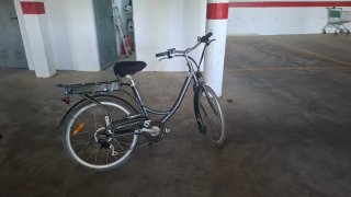 Bicicleta Eléctrica Urbana Marca btwin.