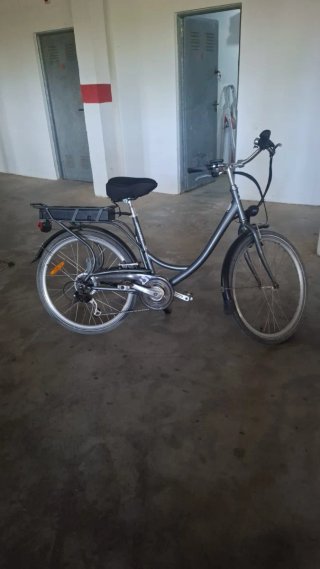 Bicicleta Eléctrica Urbana Marca btwin.