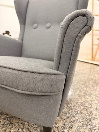 Sillón orejero infantil gris Ikea