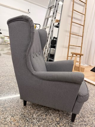 Sillón orejero infantil gris Ikea