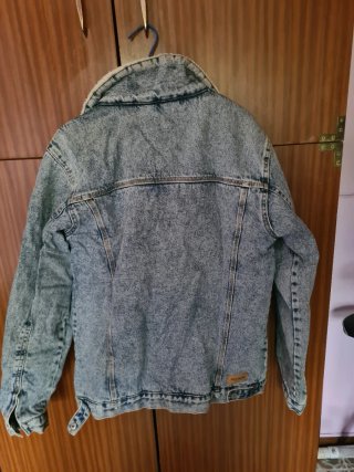 Cazadora vaquera Pull&Bear con borreguillo Talla M