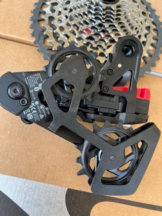 Cambio y Cassette SRAM Rival 13v XPLR