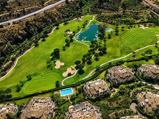 Piso en venta en Los Arqueros-Puerto del Almendro en Benahavís