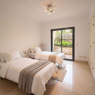 Piso en venta en Los Arqueros-Puerto del Almendro en Benahavís