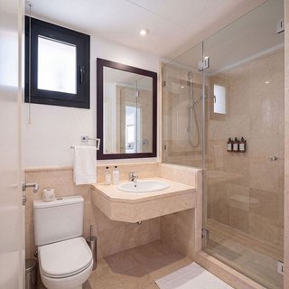 Piso en venta en Los Arqueros-Puerto del Almendro en Benahavís