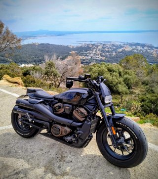 Harley Davidson Sportster S Negra