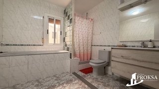 Ático en venta en Fondo en Santa Coloma de Gramanet