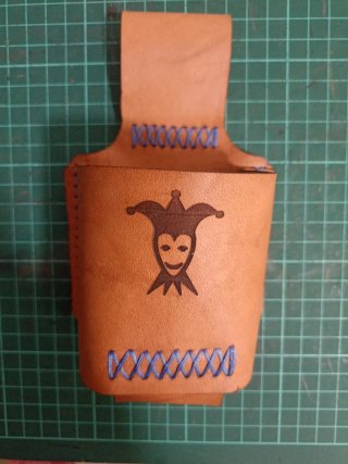 Porta latas de cuero para cinturón