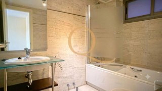 Piso en venta en San Juan Bautista en Madrid